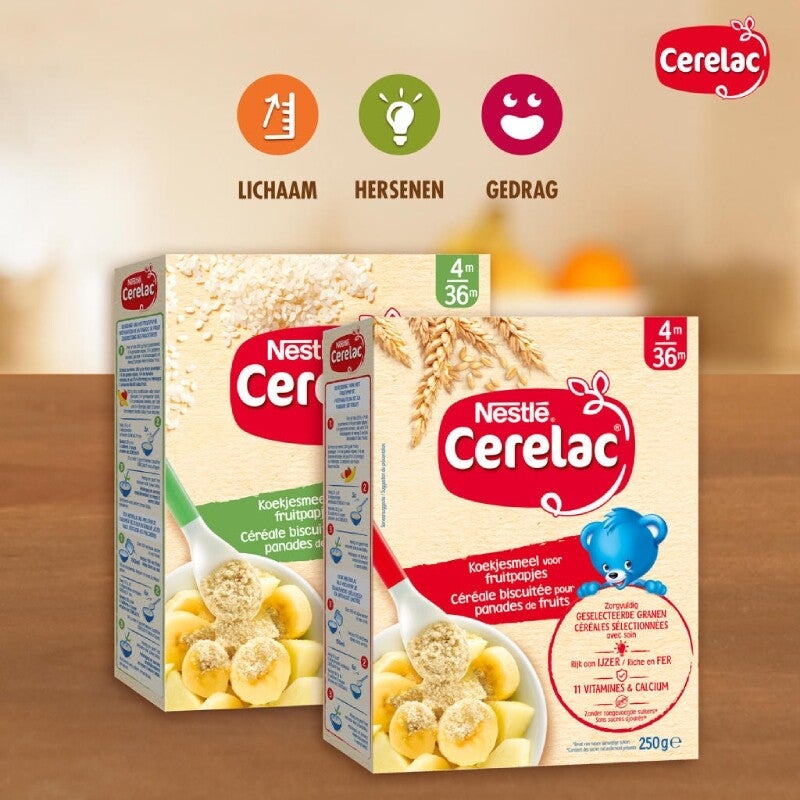 Twee gefotografeerde dozen Nestlé Cerelac babygraanpap op een houten tafel, bananensmaak