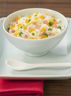 Kleine Kantonese rijstschotel Kleine Kantonese rijstschotel