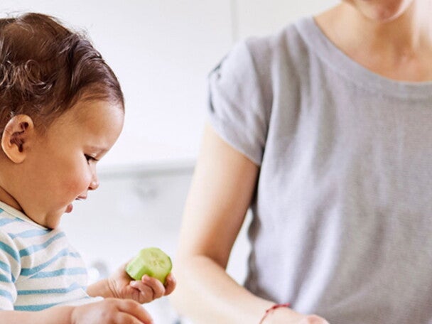 À l'écoute des jeunes parents À l'écoute des jeunes parents