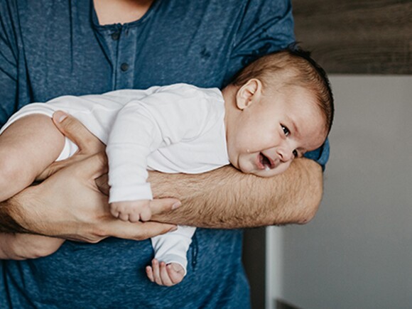 Comment soulager un bébé souffrant de coliques