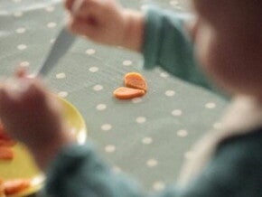 Spelende baby – Nestlé FamilyNes