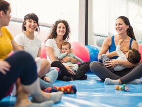 Vous vous sentez seule en tant que jeune maman ou papa ? 10 choses à faire avec bébé – qui sont aussi sympas pour vous Vous vous sentez seule en tant que jeune maman ou papa ? 10 choses à faire avec bébé – qui sont aussi sympas pour vous