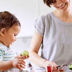 À l'écoute des jeunes parents À l'écoute des jeunes parents