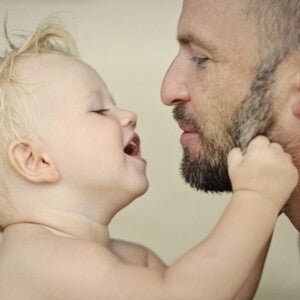 Baby papa lachen