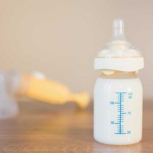 La préparation du biberon avec Nestlé Baby&Me