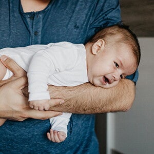 Comment soulager un bébé souffrant de coliques