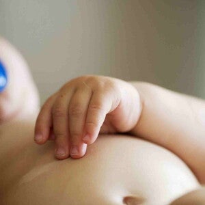 Calmer les maux de ventre de votre bébé Nestlé Baby