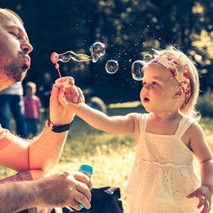4 tips om als papa een band te scheppen met je baby