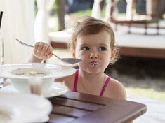 L'alimentation d'un bébé de 15 mois avec Nestlé FamilyNes L'alimentation d'un bébé de 15 mois avec Nestlé FamilyNes