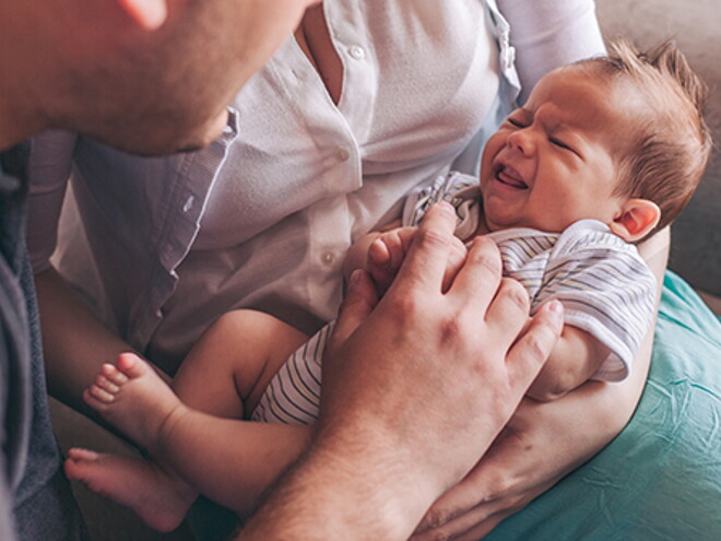 Comprendre pourquoi les bébés pleurent