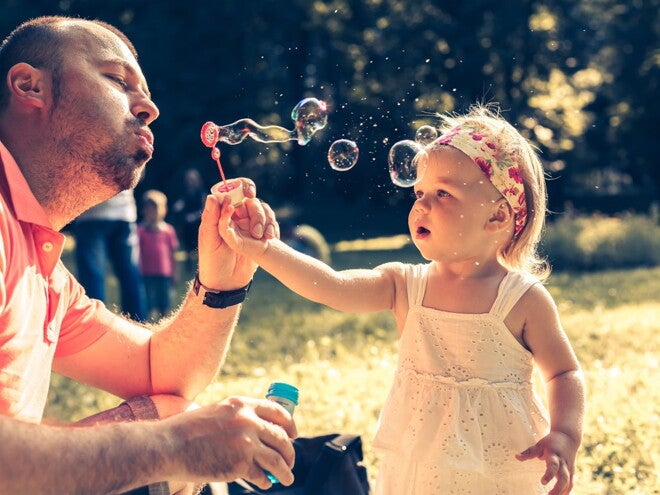 4 tips om als papa een band te scheppen met je baby