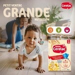 Foto van een lachende baby die over een houten vloer kruipt, met een wazige volwassene op de achtergrond, een doos Cerelac en het logo.